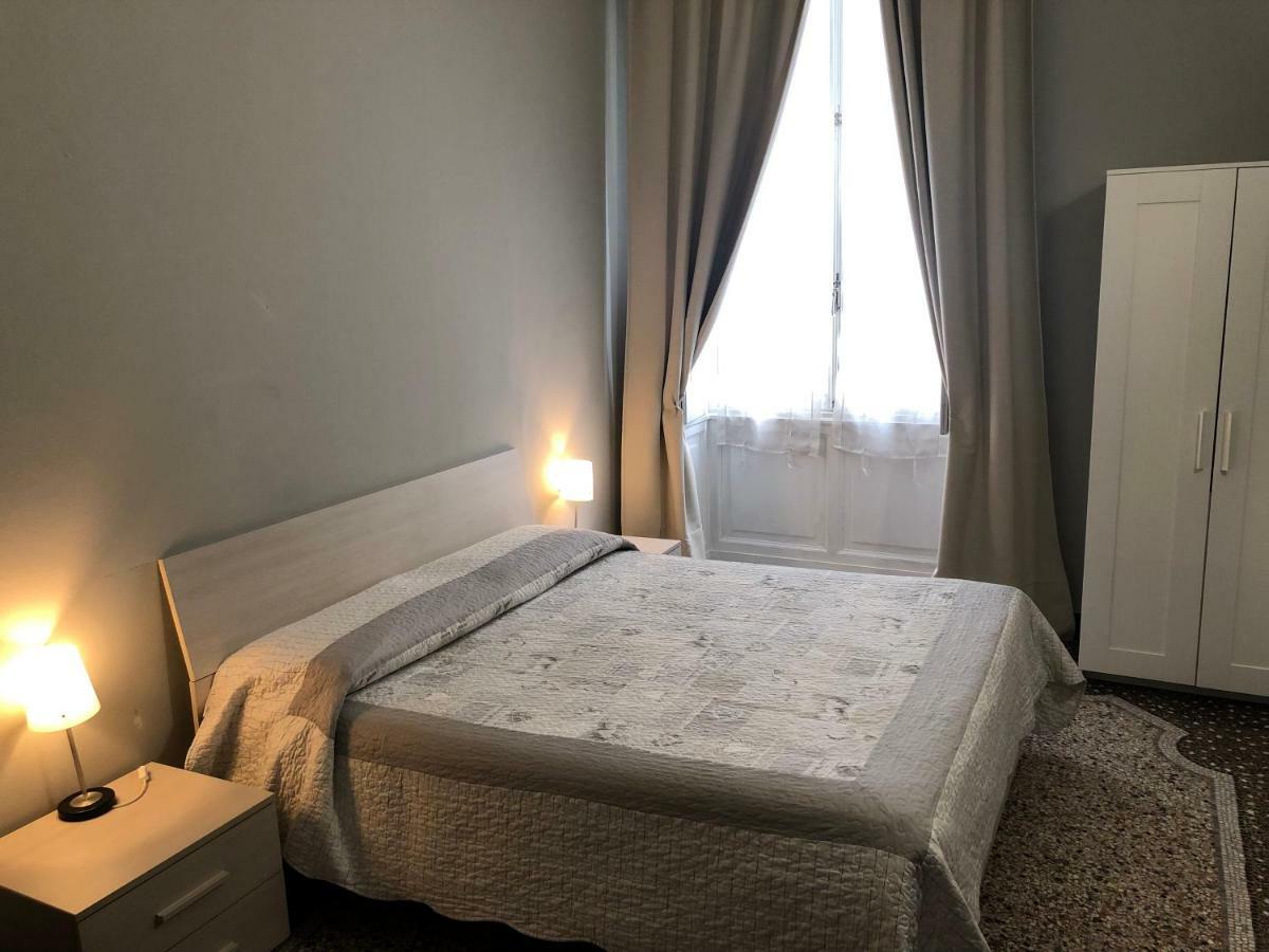 Check-Inn Rooms Genova Centro Eksteriør bilde